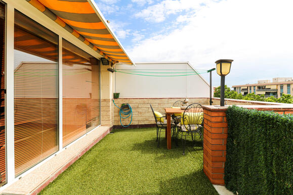 Antoni Gaudí - Adosada